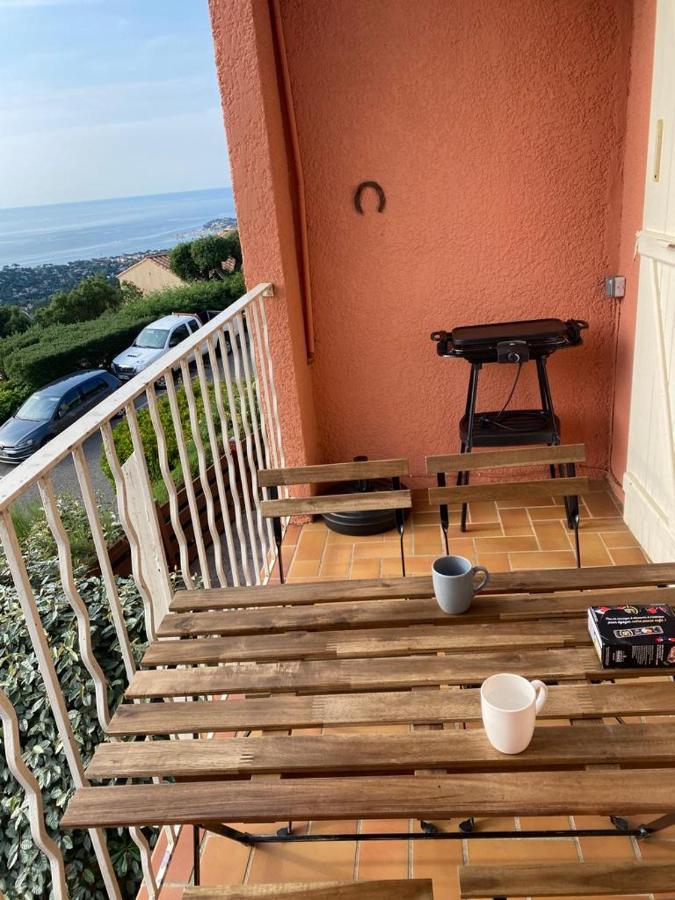 Location Vacance Vue Mer 4 A 6 Personnes Cavalaire-sur-Mer Exterior foto